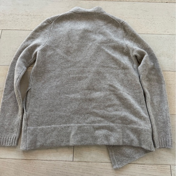 White+Warren Ribbed knit 100% cashmere sweater pockets M - Picture 2 of 5